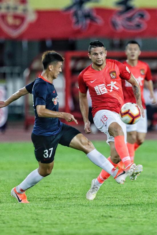 德乙战报：邦杜、皮克勒破门，汉诺威3-0卡尔斯鲁厄
